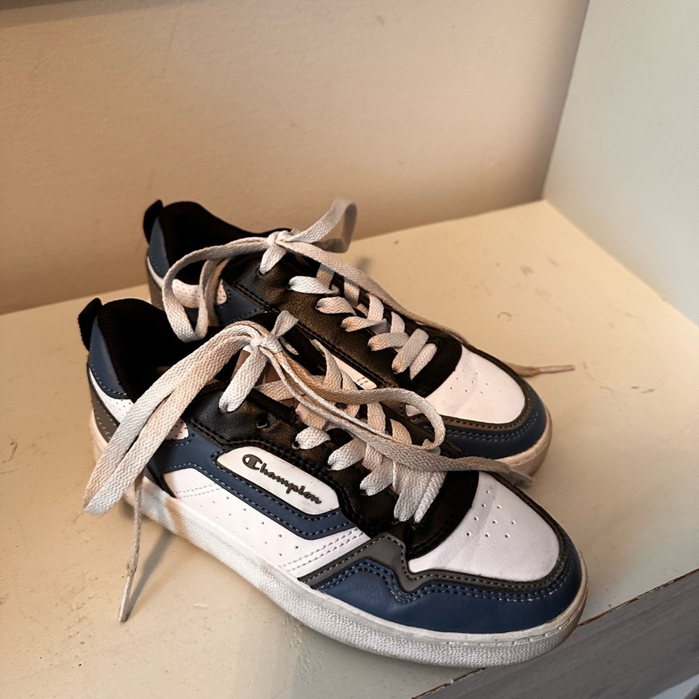 Boys Champion Sneakers Size 1
